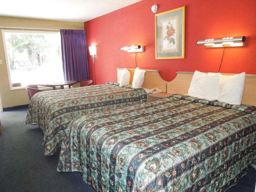 Red Roof Inn Williamsburg Oda fotoğraf